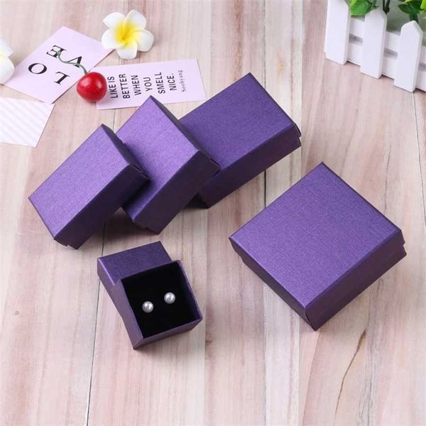 24 unids Caja de embalaje de joyería cuadrada 9 * 7 cm Collar de papel púrpura Pendientes de anillo Pulsera Regalo para el día de San Valentín Alta calidad 211105