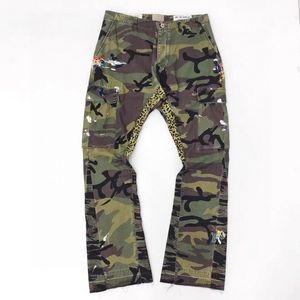 24ss Automne Hiver USA Camouflage Léopard Imprimé Patchwork Cargo Pantalon Évasé Éclaboussures d'encre Cloche-bas Casual Hommes Femmes Pantalon 0329