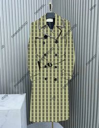 24SS Otoño para mujer gabardinas diseñador de lujo Mujeres rompevientos chaqueta con estampado de letras cinturón suelto abrigo femenino casual abrigo largo trincheras