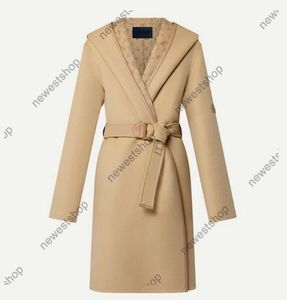 24SS Autumn Womens Wool Overcoat Designer Coats Women Women Flower Woolen Material de lana Capa de capa con capucha Lady Long Trench Coats