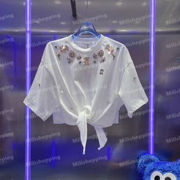 24ss Beads Crystal T Shirts Carta Bordado de algodón Coda Fashion Crew Cuel las camisetas para niñas MIU Tops