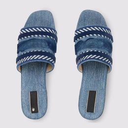 24ss blauw bedrukt denim stof ontwerper damesslippers dia sandalen slippers platte dikke bodem borduurwerk bedrukte gelei rubber lederen kleding schoenen 35-42