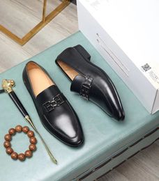 24SS merk mannen kleding schoenen plat casual schoen hoogwaardige zakelijke kantoor oxfords echte lederen ontwerpers metaalgesplant suede luie loafers maat38-44