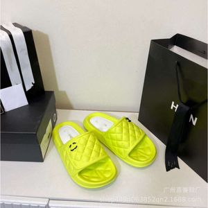 24SS Designer Chanells ChannelShoes Shoe Xiaoxiangjia Air Bubble One Word Slippers 2024 Lente/zomer Nieuw Lingge paar Home Meubilishing vriend strand slippers