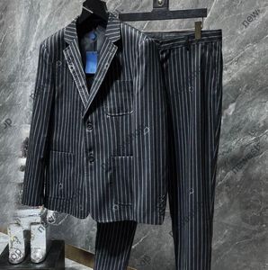 24SS Designer Mens Suits Blazers Luxe Westerse Westerse recreatie Kleding Striped Jacquard Print Coats Dames onregelmatig bedrukte jas Casual high-end herenpak