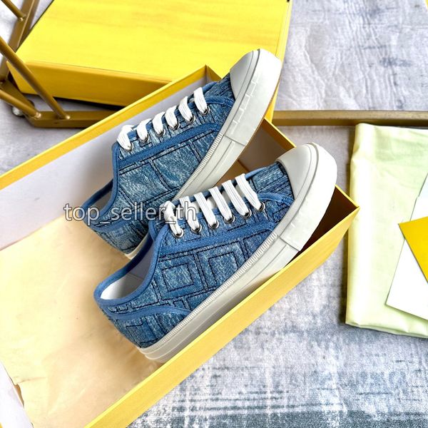 Sneaker de diseñador de 24SS Domino Blue Denim bajo Partidos de mujeres Mujeres Capacés de tela de algodón Impresión de mula alta Sluyes Sluyes de goma de verano zapatos casuales