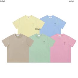 T-shirt de créateur 24ss pour hommes Amis Amis T-shirt de luxe Summer Coton pur haïkyuu coeur rouge classique un modèle brodé de T-shirt T-shirt T-shirt 8805
