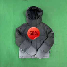 24SS discount Parkas pour hommes nouveau Trapstar dégradé noir gris à capuche haute rue marque de mode manteau Couple robe en coton tendance