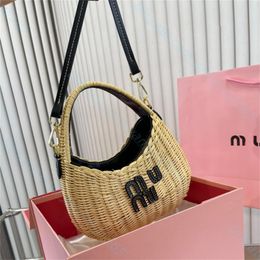 24SS Four-Colors Straw plaited Underarm bag Luxury designer Cross body bags totes lady Portable Shoulders bag Cosmetic Bags Cases Wander wicker woven handbag purses