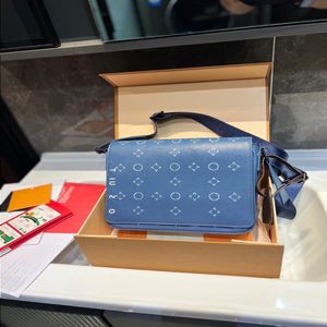 24SS Diseñador de lujo para hombres Bolsa de mensajero Bolsa de hombro para hombres Bolsa cruzada Bolsa de archivos Maletín Monedero Clásico Atemporal 25 cm Mcbdf