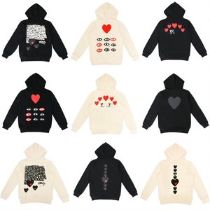 Sweats à capuche 24ss pour hommes Sweatshirts Femmes Zipper Loose Coat Play Sweatshirt Commes Cardigan des Small Red Heart Veste Garcons Garcons Standard et Fleece Casual Charpers Cardigan