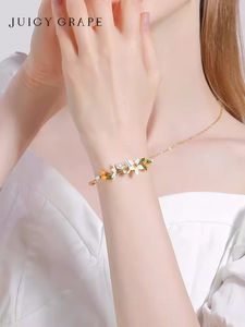 24SS NIEUWE Designer Dames Bracelet Luxe sieraden Origineel ontwerp Licht Luxe Luxe Niche Bracelet Franse Wit Oranje Bloem Kleine Kumquat Bracelet Vrouwelijk dames geschenk