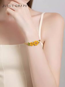 24SS NIEUWE Designer Dames sieraden mode trendy armband licht luxe zoet email zonnebloem bloem halve armband voor meisjes dames geschenk elegante en stijlvolle schoonheid
