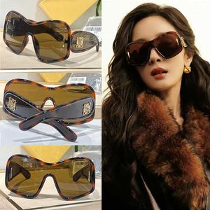 24ss Nuevas gafas de sol con máscara cuadrada en acetato y nailon LW40121 Gafas de sol de diseñador para mujer Montura de mariposa grande Logotipo dorado Lentes polarizadas UV400 Gafas de viaje para mujer