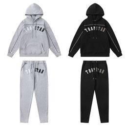 24SS Nouveau Trapstar Mens Trapstar Survêtements Designer Sweats à capuche Streetwear Sweatshirts Costume de sport Pièges Broderie Lettre en peluche Décoration Sweats à capuche épais Pantalons pour hommes