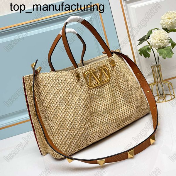 24SS Nouveau sac à main féminin classique Rivet Leather Natural Lafite Grass Fashion Cuir Roman Nail Roman Single Single Cuir Cuir Designer Womens Hand