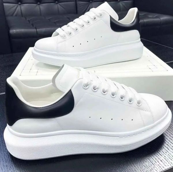 24SS Perfect Brands Blanc Noir Baskets En Cuir Chaussures Chunky Semelle Extérieure En Caoutchouc Femmes Hommes Bas-haut Doux En Cuir De Veau Sport Treaded Caoutchouc Couple Formateurs