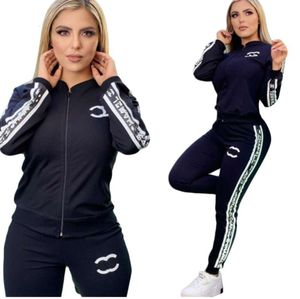 24SS Spring New Womens Tracksuits de luxe Brand Fashion Casual Sports Designer 2 pièces J25726554