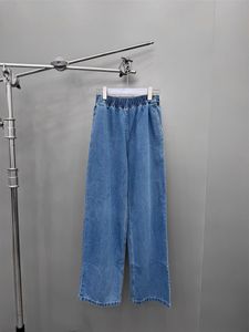 24SS Women Designer Pants Jeans met all-over letterpatroon knoppen vrouwelijke high-end Milan Runway merk Casual Jersey Jogging Outsed Weer Denim rechte broek A102