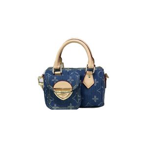 24SS Femmes Nano Totes sacs Handsbag Handsbag Luxurys Designers Shouder Crossbody Messenger Ladies Travel Handbag Tactes Pouche avec un sac à main 16cm EFGA