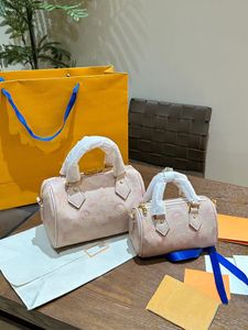 24SS Luxe Designer Designer Gradient Roze Pillow Bag Women's Tote Crossbody Tas Pure Steel Hardware Schouderriem kan worden verwijderd en 20 cm/16 cm worden aangepast