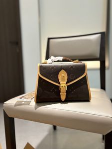 24SS Sac à main d'infirmière médiéval de luxe pour femme, sac à main, sac à bandoulière, sac de maquillage, sac à main avec bandoulière amovible 23 cm