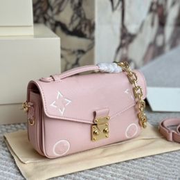 24SS Designer de luxe pour femmes Nouvelle couleur crème glacée Cuir de vache Petit sac messager Sac à main pour femme Sac à bandoulière Sac à bandoulière Chaîne sous les bras Sac à main 21CM