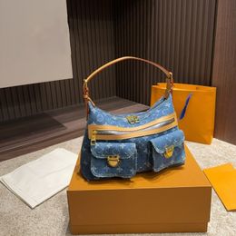 24SS Diseñador de lujo para mujeres Budenin Denim Series Budenin Denim Bag Bag Blue Tote Bag Bag Fomen Homing Shoulder Backarm Back Bag Bag de 30 cm