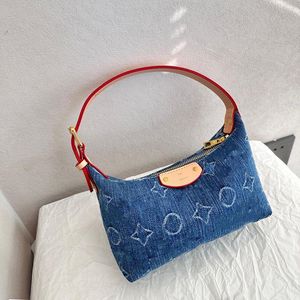 24SS Women Totes bolsas bolsas de mezclilla de mezclilla diseñadores de lujo de mezclilla shoudsbody mensajero damas de viaje bolso de bolso de bolso 19cm qlssx
