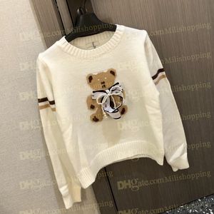 24SS Pull tricoté de créateur pour femmes, pull en tricot avec nœud ours, hauts en perles, vêtements doux