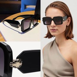 24SS dames serpenti zonnebril dame oversized vierkante frame zwarte zonnebrillen dames ontwerper gradiënt grijze lenzen brillen eyewear bv40006i