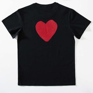 253m Play Mens T-shirt Designer Red Comes Heart Femmes Garcons S Badge des Quanlity Ts Cotton CDG broderie Couchée courte