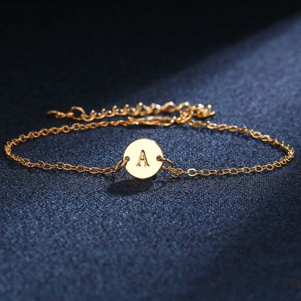 26 Alphabet A-Z Disc Lettre Bracelet Nom Initial Bracelet Couple Charme Bijoux pour Femmes Mode Amour Cadeau Q0719