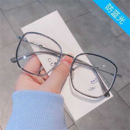 26% de descuento al por mayor de gafas de sol Nueva moda poligonal Espejo plano de metal Personalizado Gafas grandes anti luz azul Marco Marea