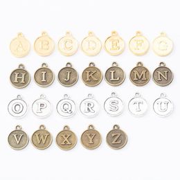 260 stks 15 * 12mm antieke bronzen eerste letter alfabet charms vintage hangers voor armband oorbel ketting DIY sieraden maken
