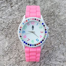 Fashion Brand Watches Women Girl Coloful Crystal Clover 3 Leaves Leaf Style Silicone Strap Analogue Quartz Wrist Watch A15