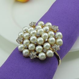 Elegant flower shape Crystal Rhinestone gold Napkin Rings White Pearls Napkin Buckle for Hotel Wedding Banquet Table Decoration Accessories