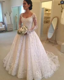 2024 Vintage Cheap A Line Wedding Dresses Scoop Neck Lace Appliques Long Sleeves Sweep Train Button Back Plus Size Formal Bridal Gowns 403