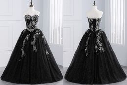 Sexy Black And White Embroidery Ball Gown Wedding Dresses Gowns Cheap 2018 Sweetheart Lace up Back Tulle Sequined Fabric Sweep Train