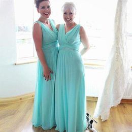 Simple Elegant Mother of the Bride Dresses Light Sky Blue Chiffon V Neck Sleeveless Ruched Pleated Floor Length Wedding Guest Gowns