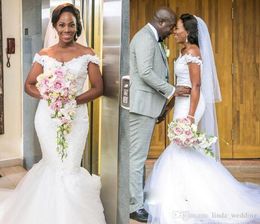 2019 robe de mariée africaine bon marché sirène hors tension de l'épaule longue jardin couvrent la robe de mariée de mariée sur mesure