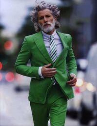 Fashion Green Men Wedding Tuxedos Peak Lapel Groom Tuxedos Excellent Men Blazer 2 Piece Suit Prom/Dinner Jacket(Jacket+Pants+Tie)68