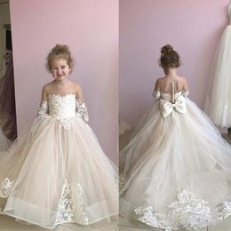 Princess Flower Girls Dresses Puffy Strapless Lace Appliques Gowns Floor Length Bow Kids Birthday First Holy Communion Dresses