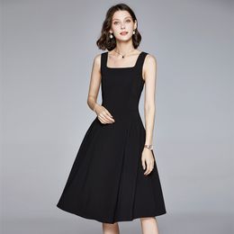 Boutique 2020 new fashion dress female slim strap retro solid color waist Hepburn Wind small black skirt