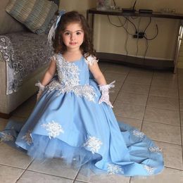 Ljusblå söt hög flower flickor klänningar satin tyll juvel hals täckta ärmar spets applikation barn prinsessan tävling party klänning