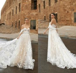 Hot Sell Sexy A Line Wedding Dresses Sweetheart Sleeveless Appliqued Lace Wedding Gown Sweep Train Custom Made Ruched Robes De Mariée