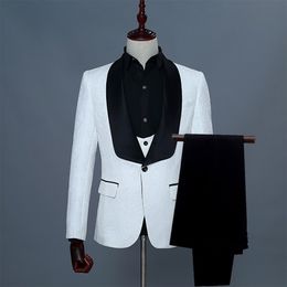 Embossing Groom Tuxedos White Groomsman Wedding 3 Piece Suit Fashion Men Business Prom Party Jacket Blazer(Jacket+Pants+Tie+Vest) 2657