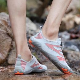 mens water shoes canada