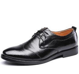 Designer Full Grain Leather Business Men Dress Shoes Retro Patent Leather Oxford Shoes For Men Top quality