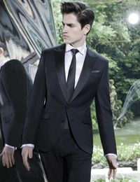 New Fashion Two Buttons Black Groom Tuxedos Groomsmen Peak Lapel Best Man Blazer Mens Wedding Suits (Jacket+Pants+Tie) H:901